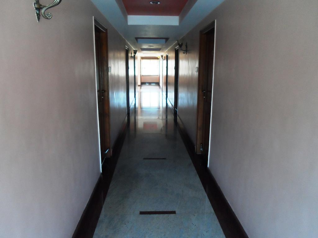 The Chakrie Residency Hotel Tirupati Eksteriør billede