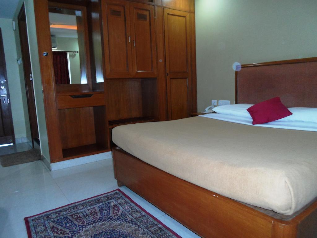 The Chakrie Residency Hotel Tirupati Værelse billede