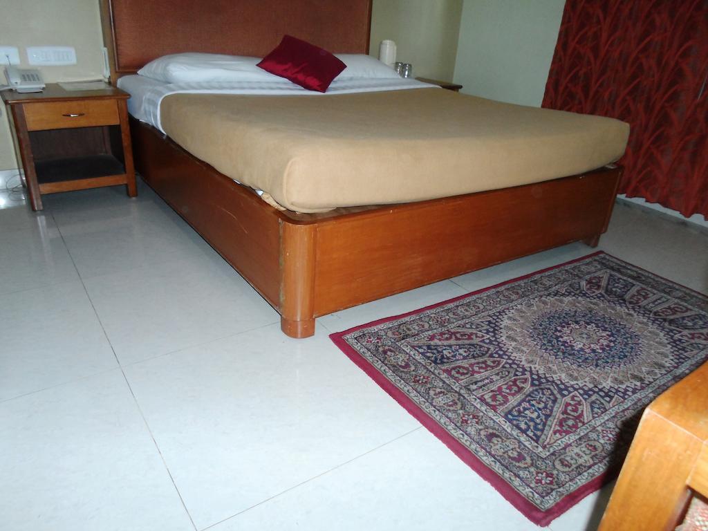 The Chakrie Residency Hotel Tirupati Værelse billede