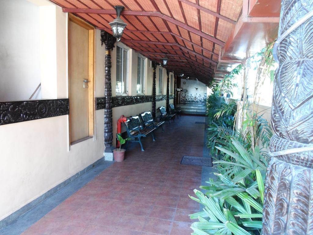 The Chakrie Residency Hotel Tirupati Eksteriør billede